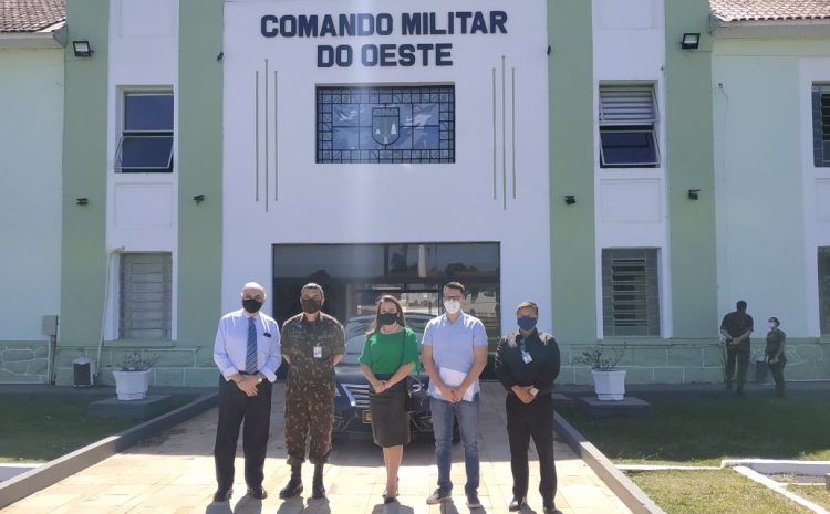  Deputado se reúne com representante do Médicos pela vida  de Campo Grande e vice-prefeita para pedir ajuda ao Exército na luta contra a Covid-19.