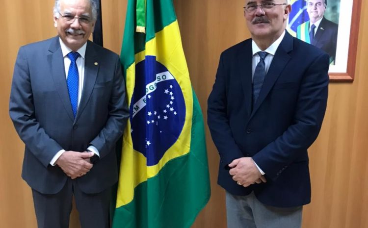  Dr. Luiz Ovando aproveita recesso e se reúne em Brasília com 4 ministros em busca de recursos para o Estado