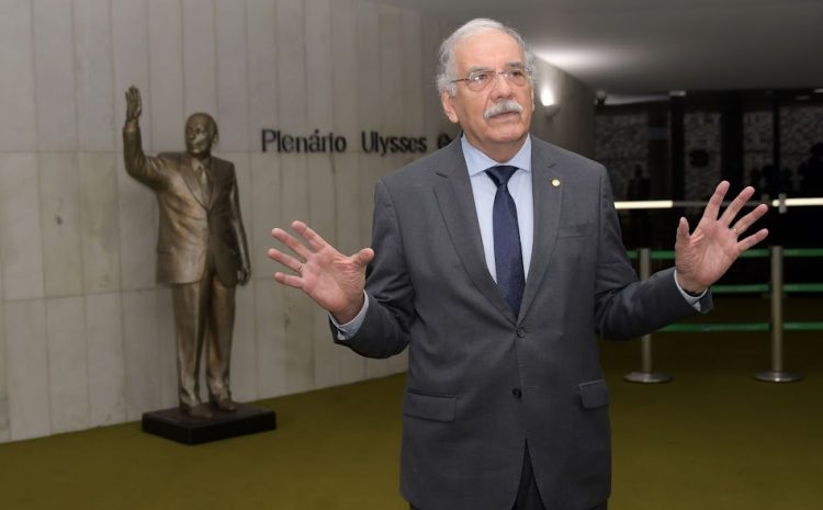  Dr. Luiz Ovando ve com naturalidade mudanças de Bolsonaro em seis ministérios