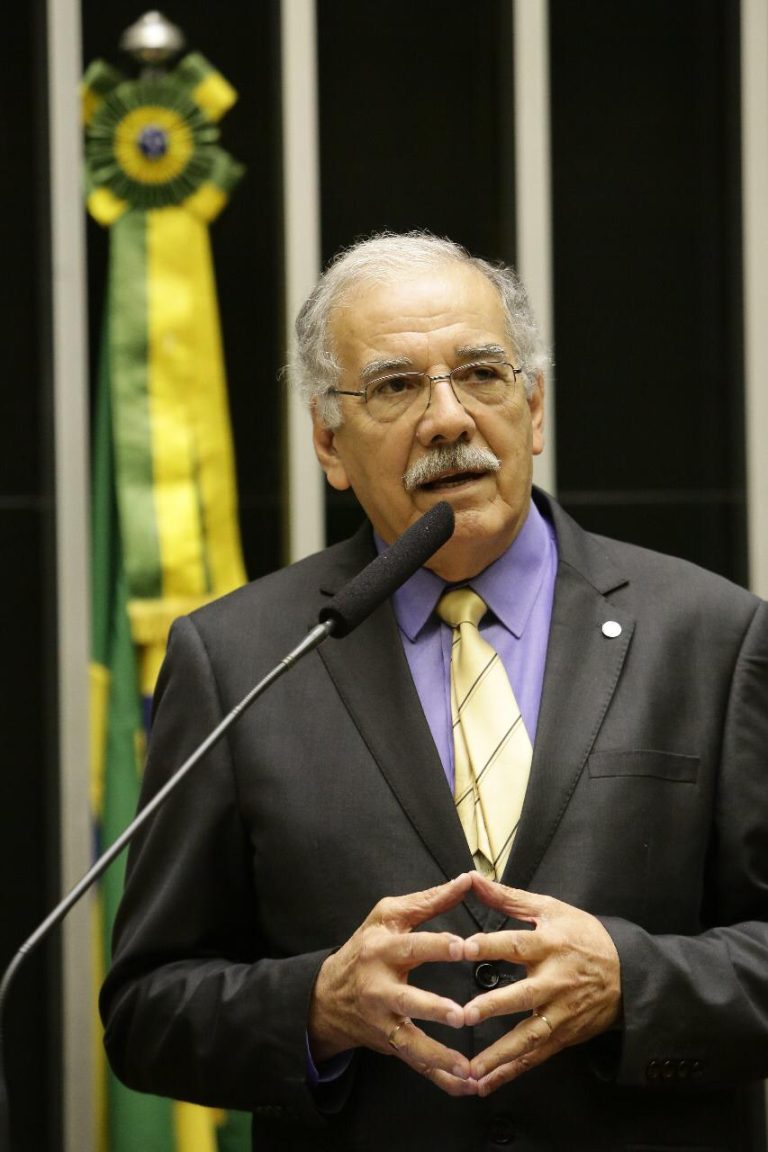 CPI da Covid-19 é palanque da oposição ao presidente Bolsonaro, diz deputado Luiz Ovando
