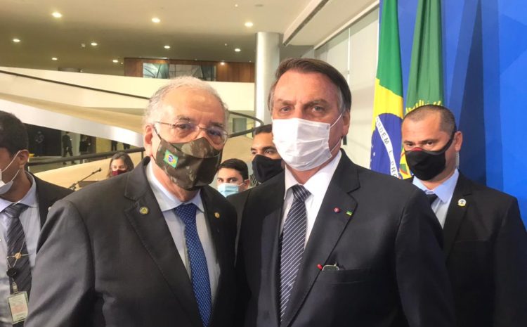  Em Brasília, Luiz Ovando pede mais vacinas e ganha elogio do presidente