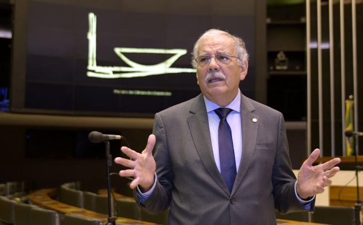  Luiz Ovando diz que atividades presenciais em Brasília têm mais resultados