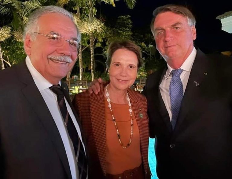 Bolsonaro prestigia encontro do PP, novo partido de Ovando e Tereza