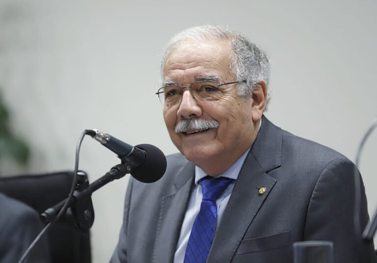 Dr. Luiz Ovando garante R$ 18,6 milhões para a saúde de MS em 2025