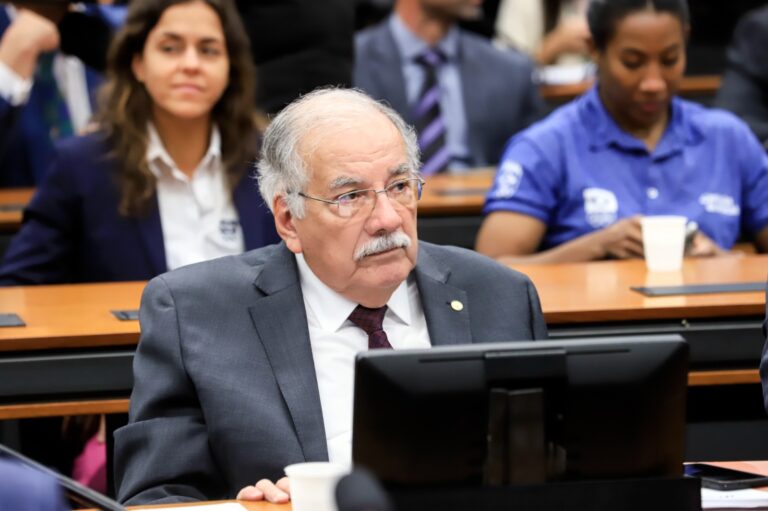 Projeto que põe fim ao horário de verão avança na Câmara com liderança do deputado Dr. Luiz Ovando